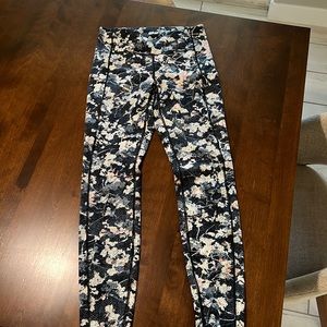 🍋 Lululemon 🍋 Fast and leggings size 6